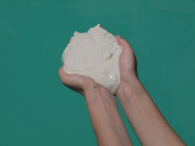 話題の「パラオの白泥」を使ったニキビケア商品が発売！