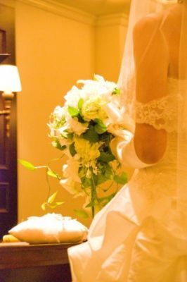 英女王の孫、ザラ・フィリップスさん、挙式☆