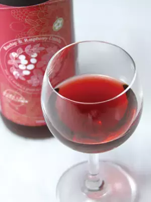 アロマ梅酒。ローズヒップとラズベリーは美容にも。