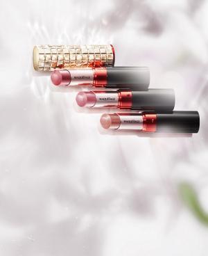 マキアージュ、春のイチオシはあえての「くすみルージュ」