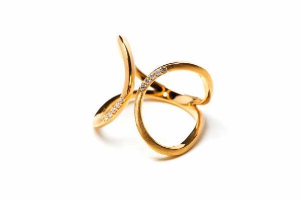 モダンで高級感溢れる22金ジュエリー「Aufino」が伊勢丹 新宿店で販売