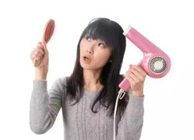 【梅雨】髪悩み女性はヘアスタイリングに2.4万円、15時間もかけている！