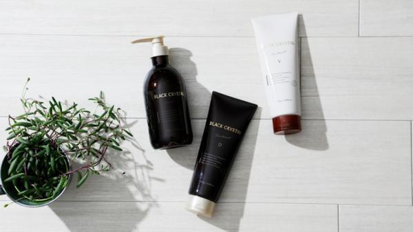 「黒」のチカラで髪にハリ・コシを甦らせる！新ヘアケアブランドがネット販売開始