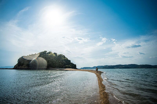 縁結び×島ヨガ！パワースポットで行う「ヴィーナスヨガ」登場