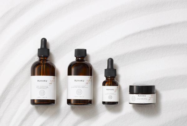 琉球ハーブブランドがフランス”ボンマルシェ”デビュー