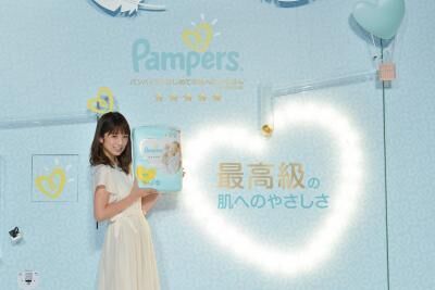 パンパースのイベントに小倉優子さんが登場！日本初“おむつピタゴラ”にも挑戦