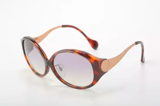 驚きのかけ心地をもつサングラスで紫外線をガード