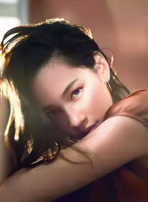 瞳の色を自動解析！似合うブラウンシャドウが分かる「I（EYE）SHADOW」がオープン