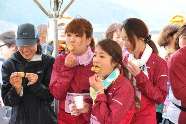 走るんだから食べてもいいよね！『デザートビュッフェマラソン』が12月に開催