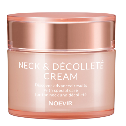 首もとケアで年齢を感じさせないデコルテ作り