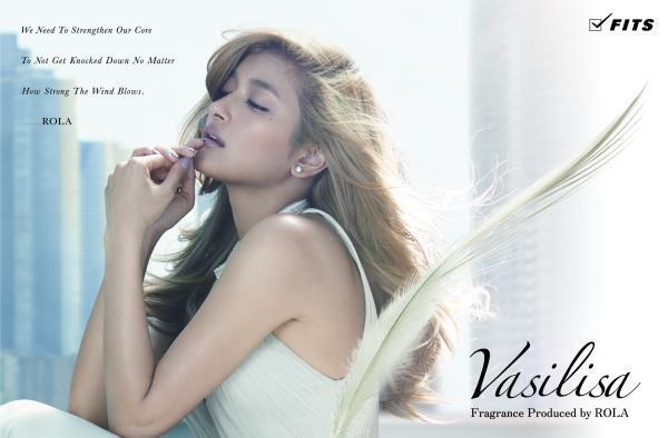 一足早い日本の春、ローラが香水で表現