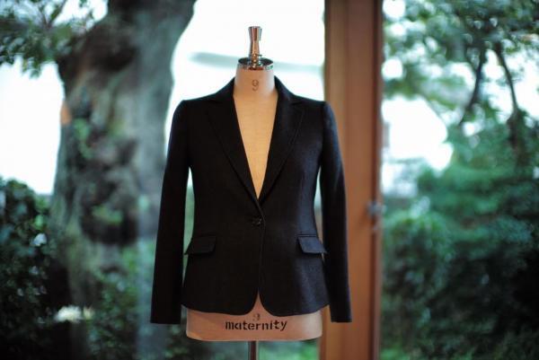 妊婦さんでもオシャレに！ビジネスシーンで使えるマタニティウェア