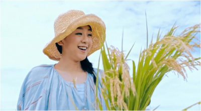 浅田真央さんが歌声も披露 Ja Ja全農にいがたtvcm 新潟米コシヒカリ 収穫篇 放映中 ウーマンエキサイト 1 2