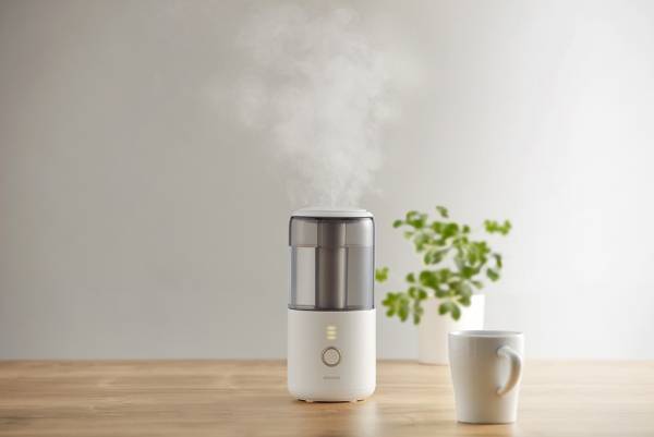 まるでシルクの霧！オシャレで有能な「コンパクト加湿器」誕生