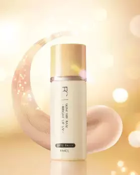 内側から光輝く肌を演出する化粧下地が数量限定発売