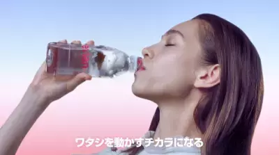 水原希子さんがアンバサダーに。エビアン®「#IWANNA Liveyoung キャンペーン」がスタート！