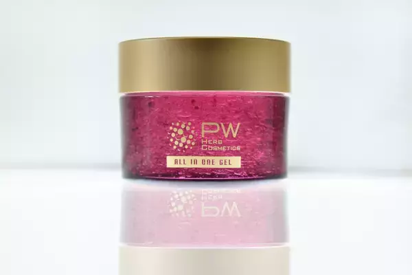 水を1滴も使わない贅沢なオールインワンジェル新登場