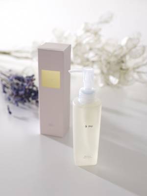 洗う度に潤いをキープ！国内初MMP処方の新モイスチャークレンジングオイル