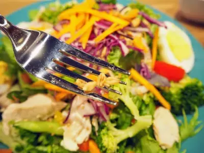 もう体重にこだわらない！身体の外も中も美しくなれる食事術とダイエット方法