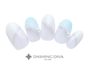 期間限定！夏にピッタリの清涼感あふれるネイルが登場