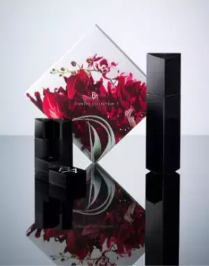 肌の艶引き立つマルチバームの限定ホリデイコレクション