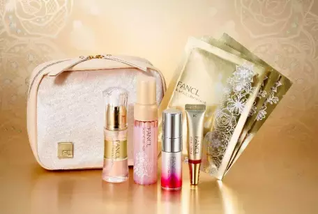 集中保湿とエイジングケアでみずみずしいふっくら肌へ