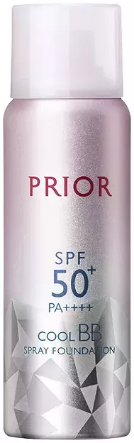 夏の肌をみずみずしくクールにひきしめ、汗による化粧崩れを防ぐ