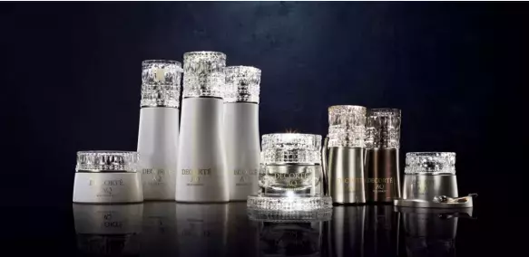 肌と脳が心地よさを実感！究極の素肌美に導くスキンケアライン