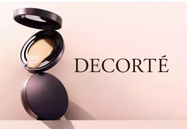 自然な艶感が素肌まで美しく魅せるファンデーション