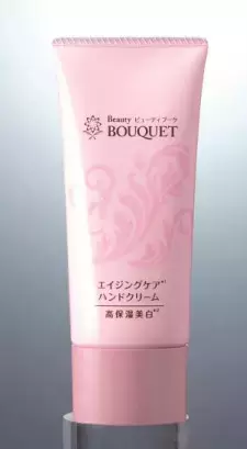 手洗いやアルコール消毒で荒れた手肌に美白ケアと乾燥ケア