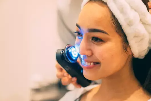 【新オープン】顔専門の「フェイス・リフト・ジム」で表情筋をトレーニング！