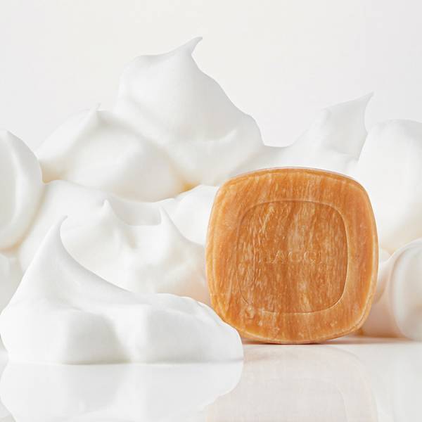 HACCI「はちみつ洗顔石けん」新鋭イラストレーターコラボの限定デザイン登場