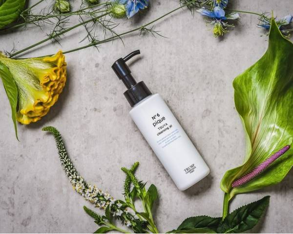 毛穴ケアに特化した、美容液のようにうるおうクレンジング