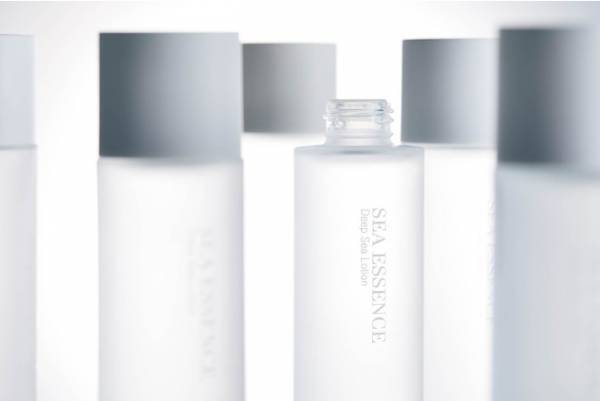 2ステップで潤いキープ！海由来の天然成分でできたスキンケアセット30％オフ