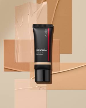 日中の保湿と自然なカバー力を叶えるファンデーション