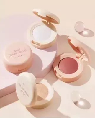 ネクストブームは中国コスメ！Qoo10が人気の厳選3アイテムを発表