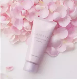 バラの香りをブレンドしたマッサージングパック