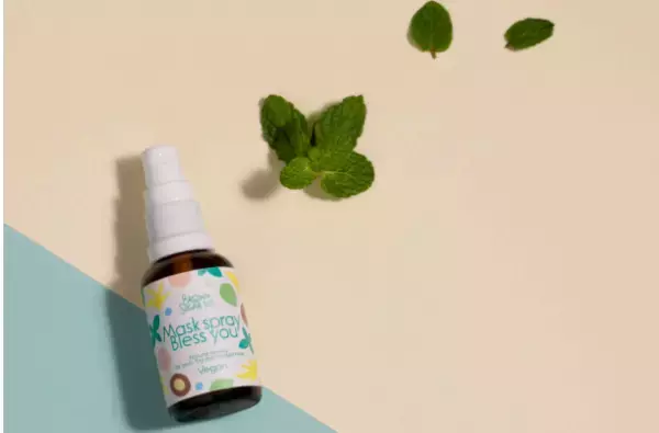 12種類のハーブとスパイスがマスクの不快感をリフレッシュ