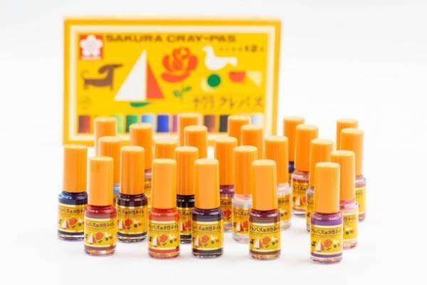 お湯でオフできる「クレパス柄水性ネイル」で1日だけの派手ネイルを楽しもう