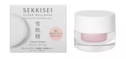 現代のニーズに応えた軽い使用感とスキンケアできる化粧下地