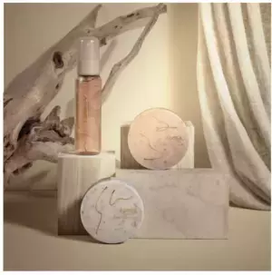 秋冬もうるおいのあるツヤ肌へ！メイクアップフィクサー誕生