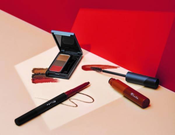 Vietaからアイブロウアイテムの新作が登場