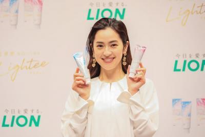 ライオンが本気で作った美白ハミガキ「Lightee（ライティー）」で顔の印象を明るくチェンジ！
