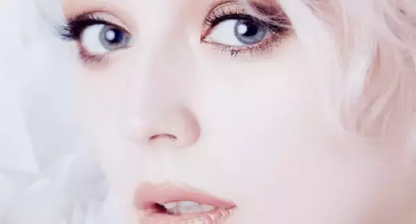 マスク時代はまつ毛・眉毛・前髪のトータルコーディネートを