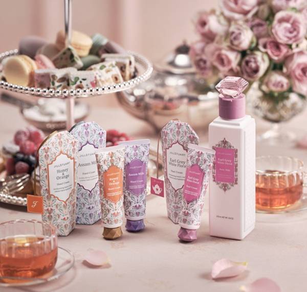 くつろぎながら肌を磨く。ジルスチュアートの新商品に注目！