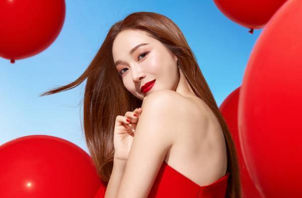 キラキラの限定パッケージがカワイイ！レブロンの限定宝石リップ