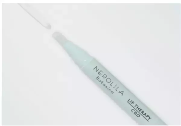 フレッシュなミントの香り！美容オイル配合のリップセラム