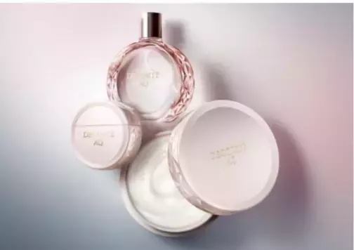 手肌のシワを改善！コスメデコルテよりハンドエッセンス誕生