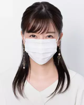 マスクでも「地味見え」しない！ヘアーアイロンを使った「Withマスク」ヘアアレンジ