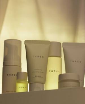 肌と心を充たす。THREEの『スキンケア リチュアル キット』に注目！